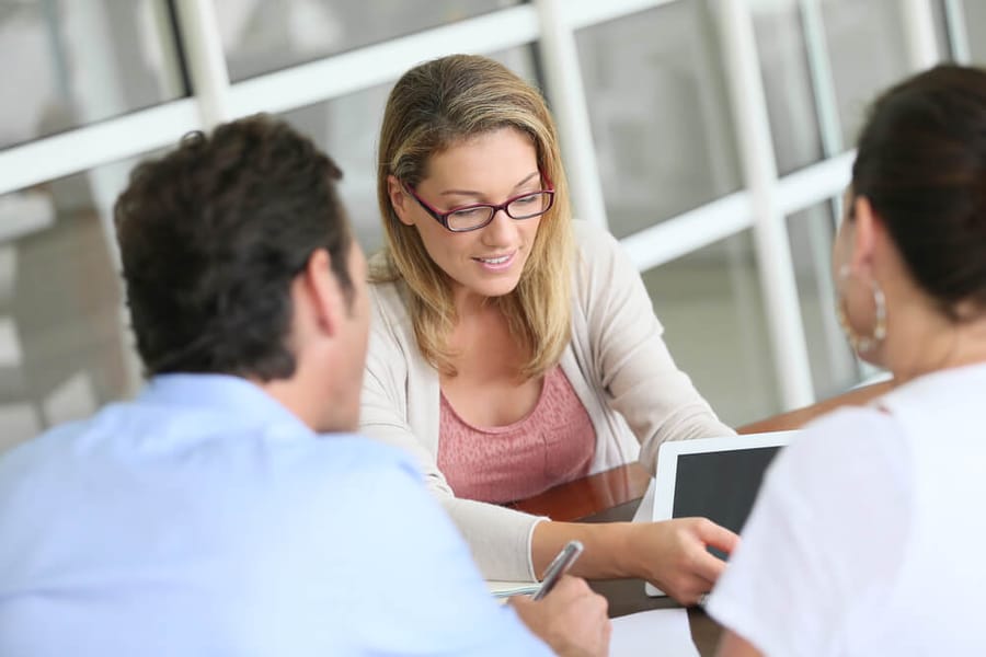 Quem paga a comissão de um corretor de imóveis?