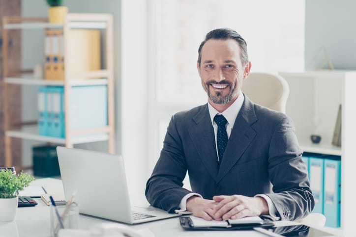 Guia completo de como se tornar um corretor de imóveis de sucesso